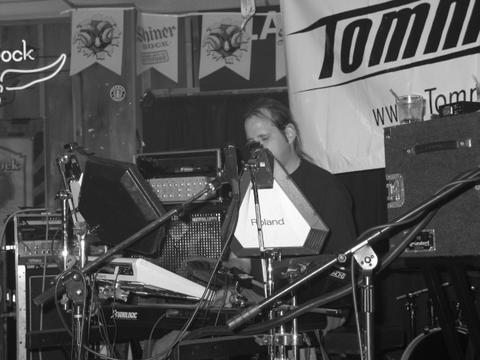Tommy opens at Texas Bar and Grill 2-27-04